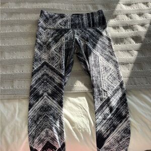 Cropped Lululemon wunder under leggings